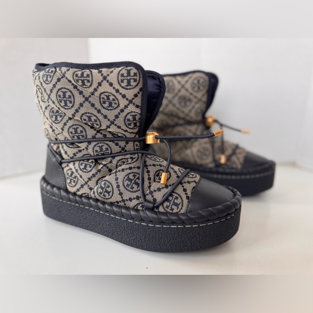 Tory Burch Monogrammed Logo Navy Blue Sleeping Bag Lined Boots Shoes Women’s 7